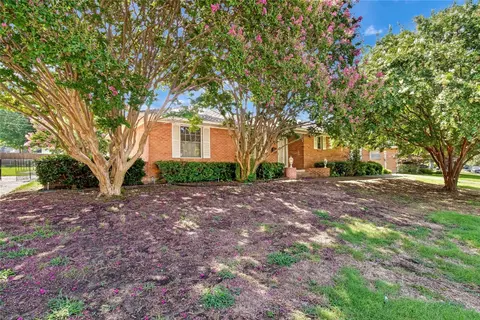 616 Prescott Dr, Garland, TX 75041