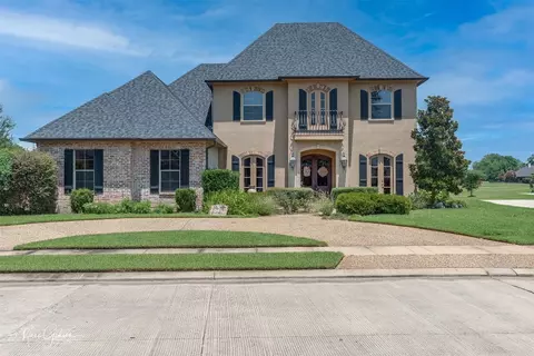 207 Macey Ln, Bossier City, LA 71111