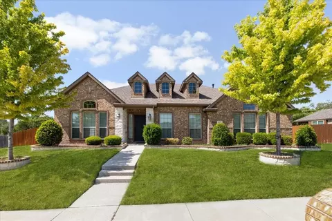 221 Brighton Dr, Desoto, TX 75115