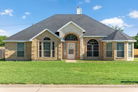 501 Kings Creek Dr, Terrell, TX 75161