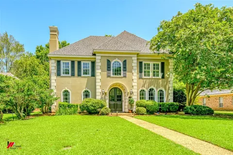 5712 Lake Side Dr, Bossier City, LA 71111