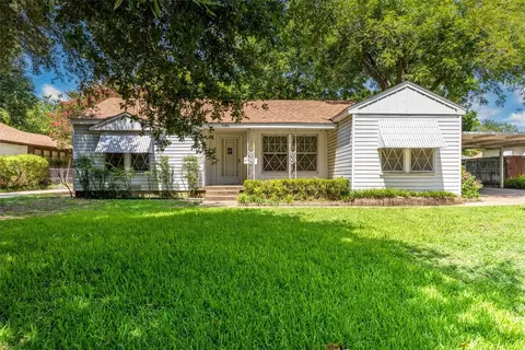925 Keith Pumphrey Dr, River Oaks, TX 76114