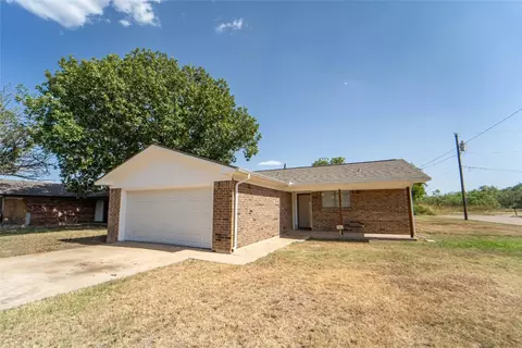1317 Hunters Glen St, Breckenridge, TX 76424