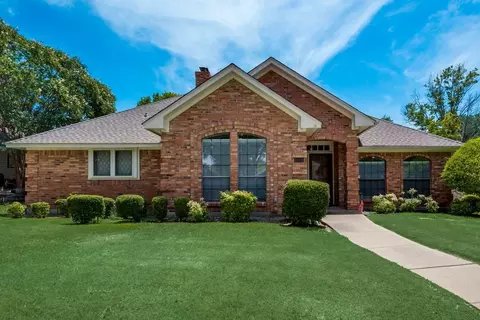 1424 Thistlewood Dr, Desoto, TX 75115