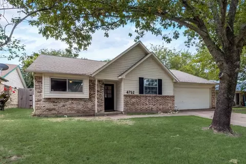 4752 Moss Rose Dr, Fort Worth, TX 76137