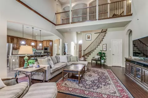 846 Graystone Dr, Garland, TX 75043