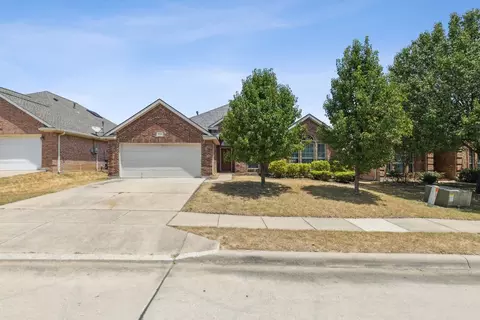 10108 Merrill Ln, Fort Worth, TX 76177