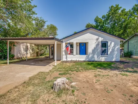 1120 Chester St, Cleburne, TX 76033