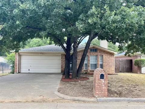 1201 Hidden Creek Dr, Mansfield, TX 76063