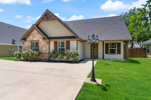 502 W Willow St, Sanger, TX 76266