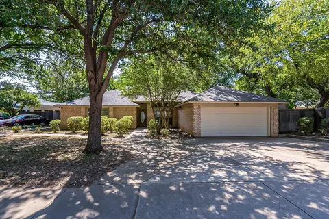 1641 Bedfordshire, Bedford, TX 76021