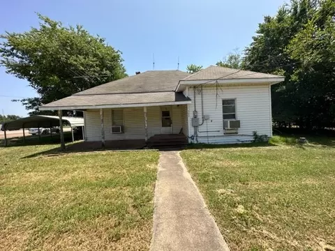 302 E Market St, Mabank, TX 75147