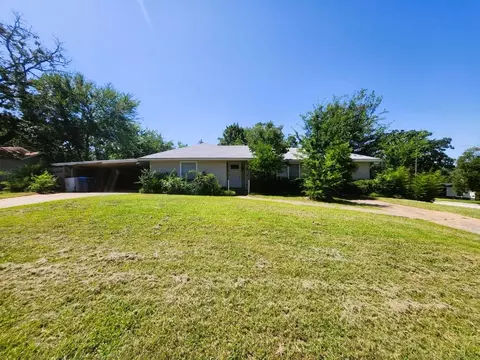 1330 W Munson St, Denison, TX 75020