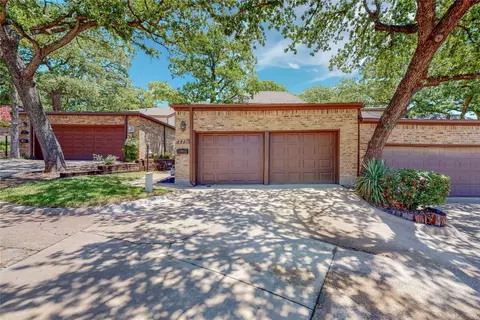 2751 Fairway Park St, Grand Prairie, TX 75050