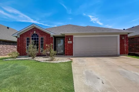 8962 Winding River Dr, Fort Worth, TX 76118