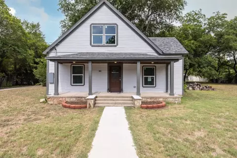 300 N Buffalo St, Chico, TX 76431