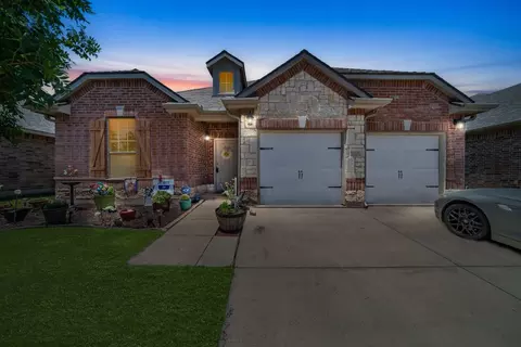 6008 Deck House Rd, Fort Worth, TX 76179