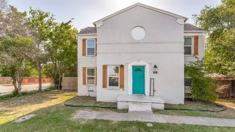 321 13th St, Grand Prairie, TX 75051
