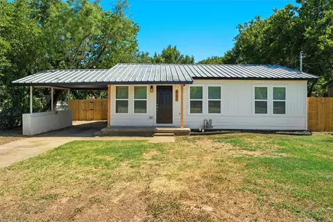 907 13th St, Mineral Wells, TX 76067