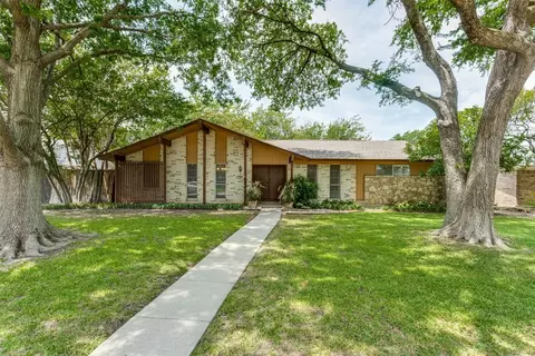704 Carleton Dr, Richardson, TX 75081