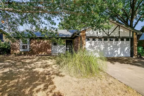 7509 Clover Ln, Watauga, TX 76148