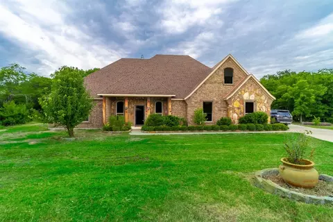 116 Thorobred Ct, Azle, TX 76020