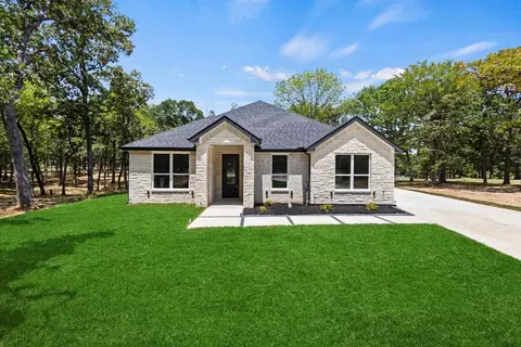 118 Bay Tree Pl, Mabank, TX 75156