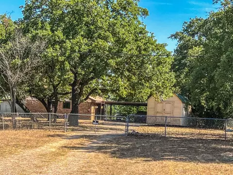 1754 N Lakeview Dr, Palo Pinto, TX 76484
