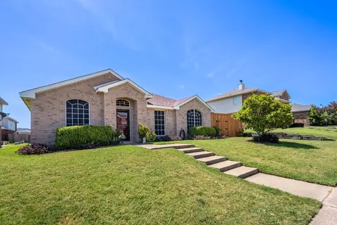 2504 Redfield Dr, Mesquite, TX 75181