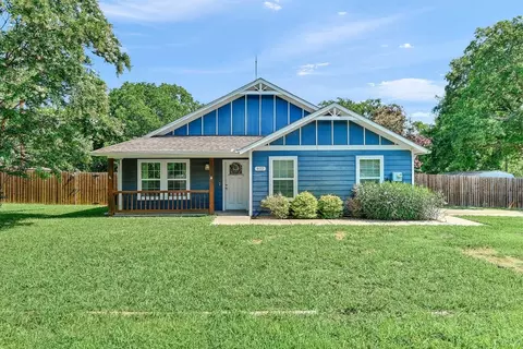 402 W Elm St, Whitewright, TX 75491