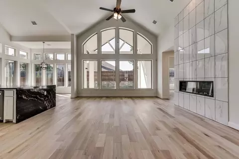 712 Yarrow St, Little Elm, TX 75068