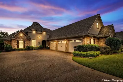 210 Danielle Dr, Benton, LA 71006