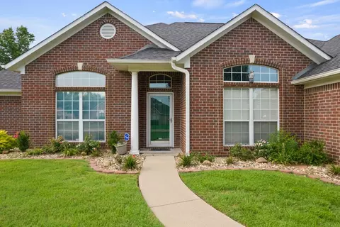 102 Codee Ct, Mount Pleasant, TX 75455 photo 4