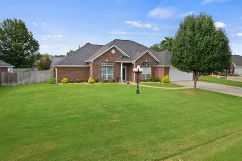 102 Codee Ct, Mount Pleasant, TX 75455
