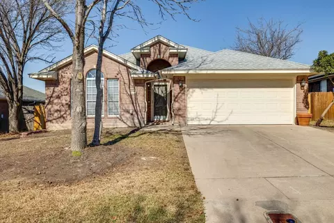 3729 Tulip Tree Dr, Fort Worth, TX 76137