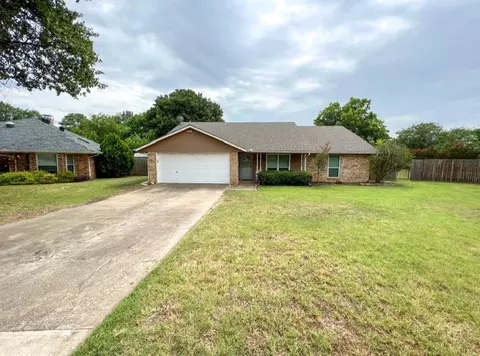 1003 Almond Ct, Mansfield, TX 76063