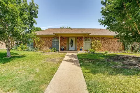 1320 Andante Dr, Fort Worth, TX 76134