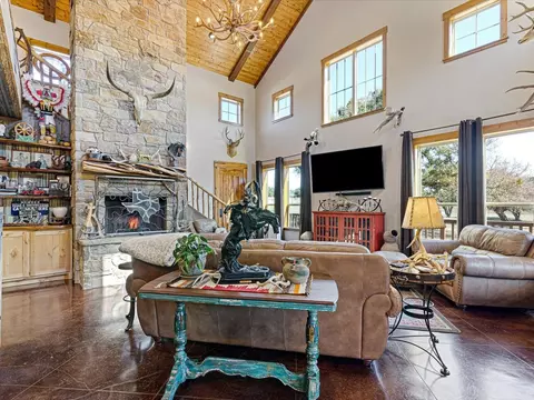 4900 Peak Rd, Granbury, TX 76048