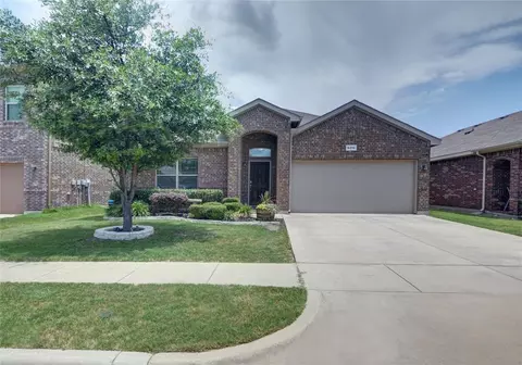 8216 White Hart Dr, Fort Worth, TX 76179