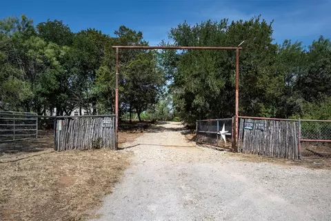 140 Woodland Trl, Mineral Wells, TX 76067