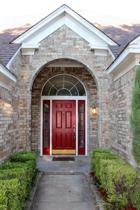 4519 Wescott Dr, Grand Prairie, TX 75052