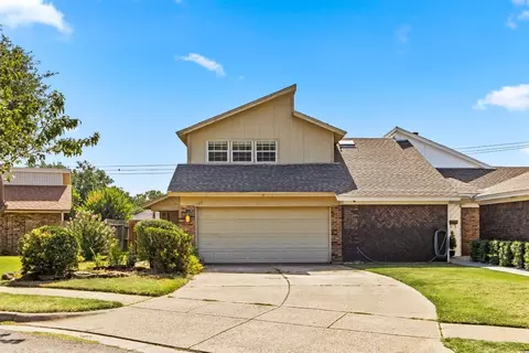 109 Yorkshire Ct, Euless, TX 76040