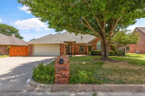 1404 5th St, Granbury, TX 76048