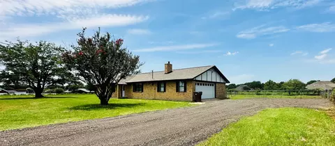 832 Crooked Creek Rd, Edgewood, TX 75117