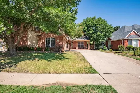 4113 Salem St, Grand Prairie, TX 75052