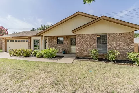 1302 Sonora Ct, Arlington, TX 76012