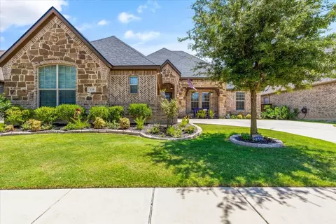 129 Diablo Dr, Burleson, TX 76028