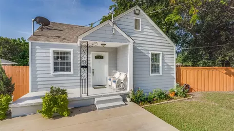 2558 Bakersfield St, Dallas, TX 75233