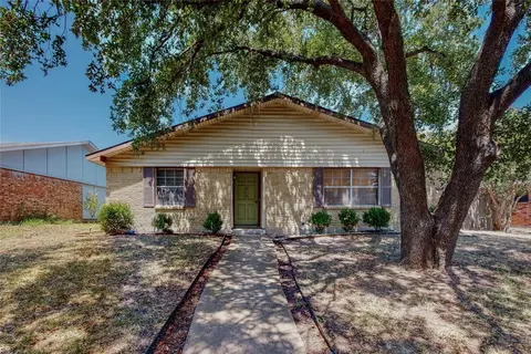 2914 Rolling Hills Dr, Carrollton, TX 75007
