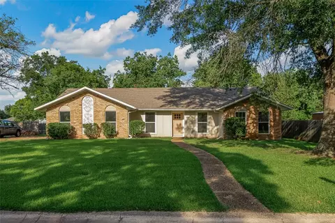 301 Dianne Cir, Bossier City, LA 71111